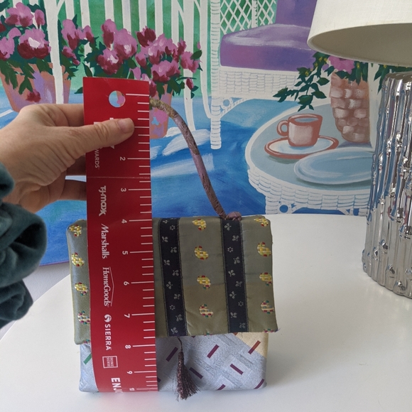 Fentio fabric handle handbag with tassel - Picture 9 of 9